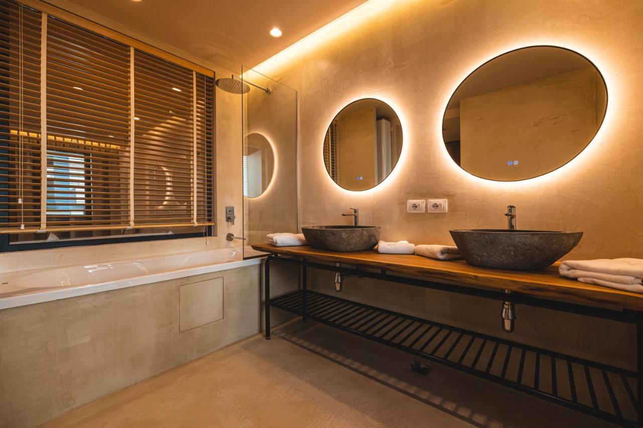 فلورا Azar Luxury Suites المظهر الخارجي الصورة