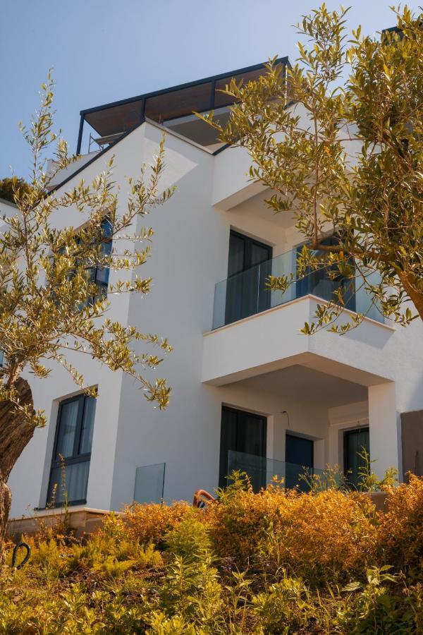 فلورا Azar Luxury Suites المظهر الخارجي الصورة