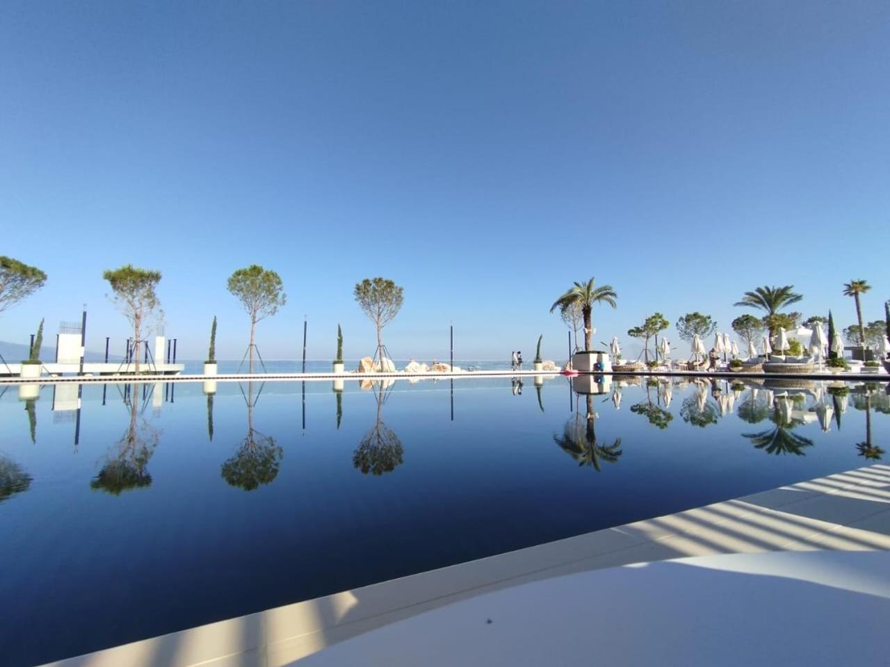 فلورا Azar Luxury Suites المظهر الخارجي الصورة
