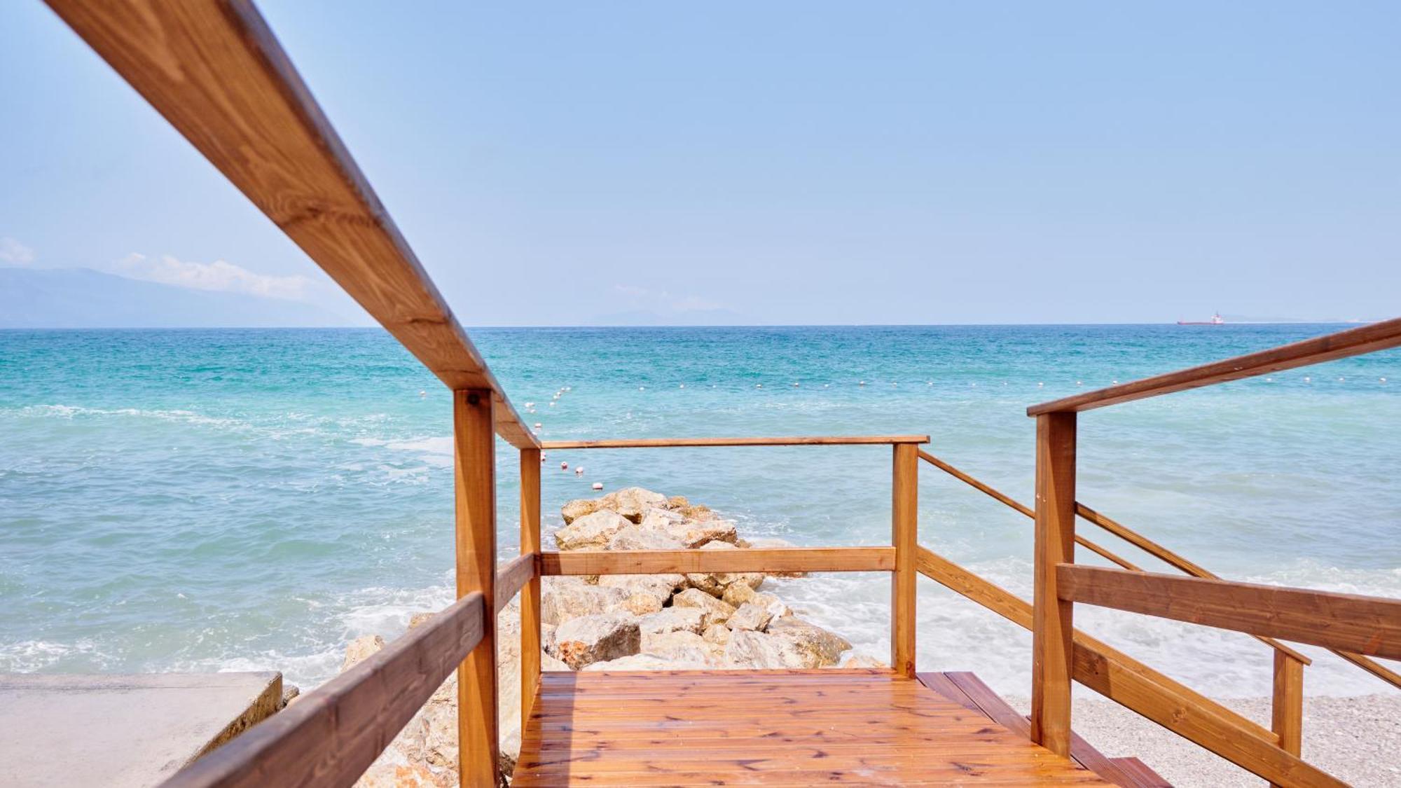 فلورا Azar Luxury Suites المظهر الخارجي الصورة