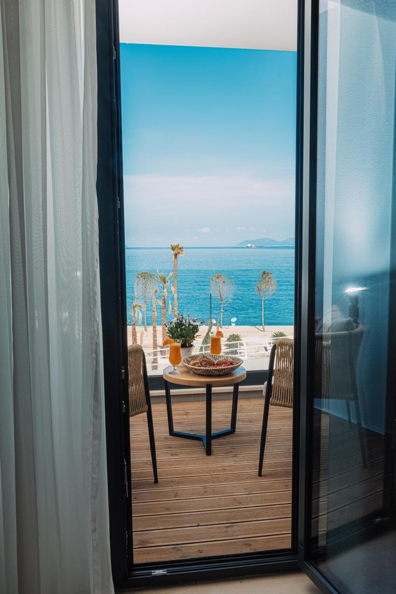 فلورا Azar Luxury Suites المظهر الخارجي الصورة