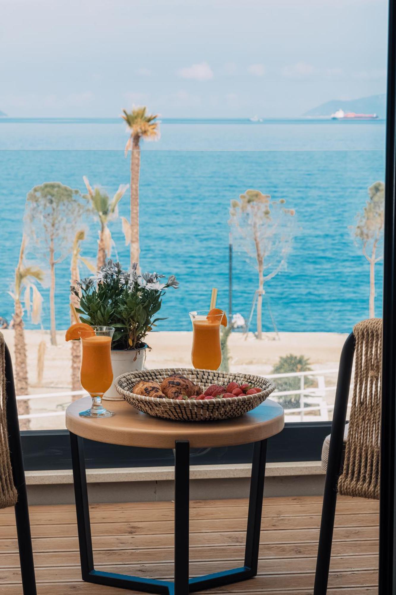 فلورا Azar Luxury Suites المظهر الخارجي الصورة