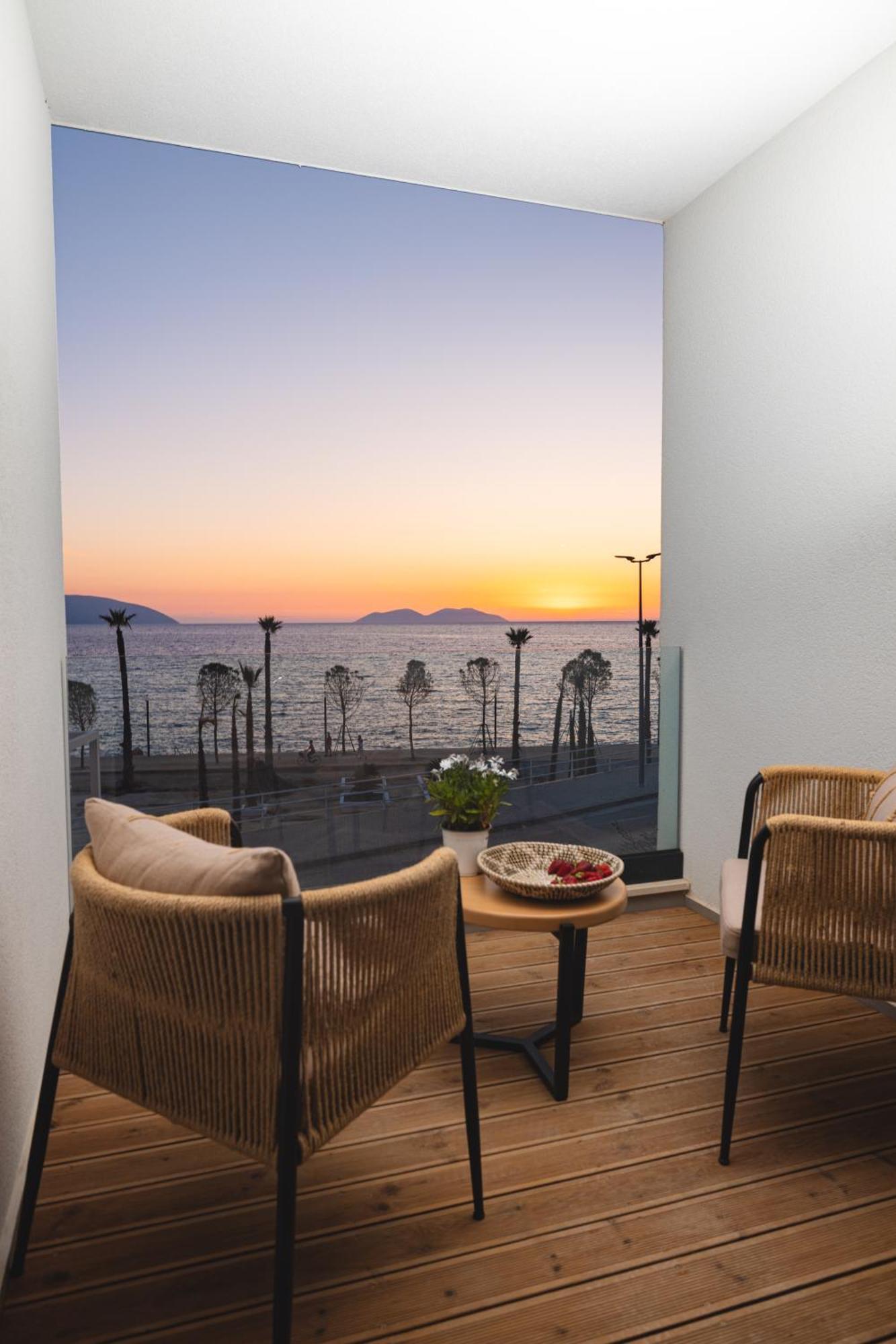 فلورا Azar Luxury Suites المظهر الخارجي الصورة