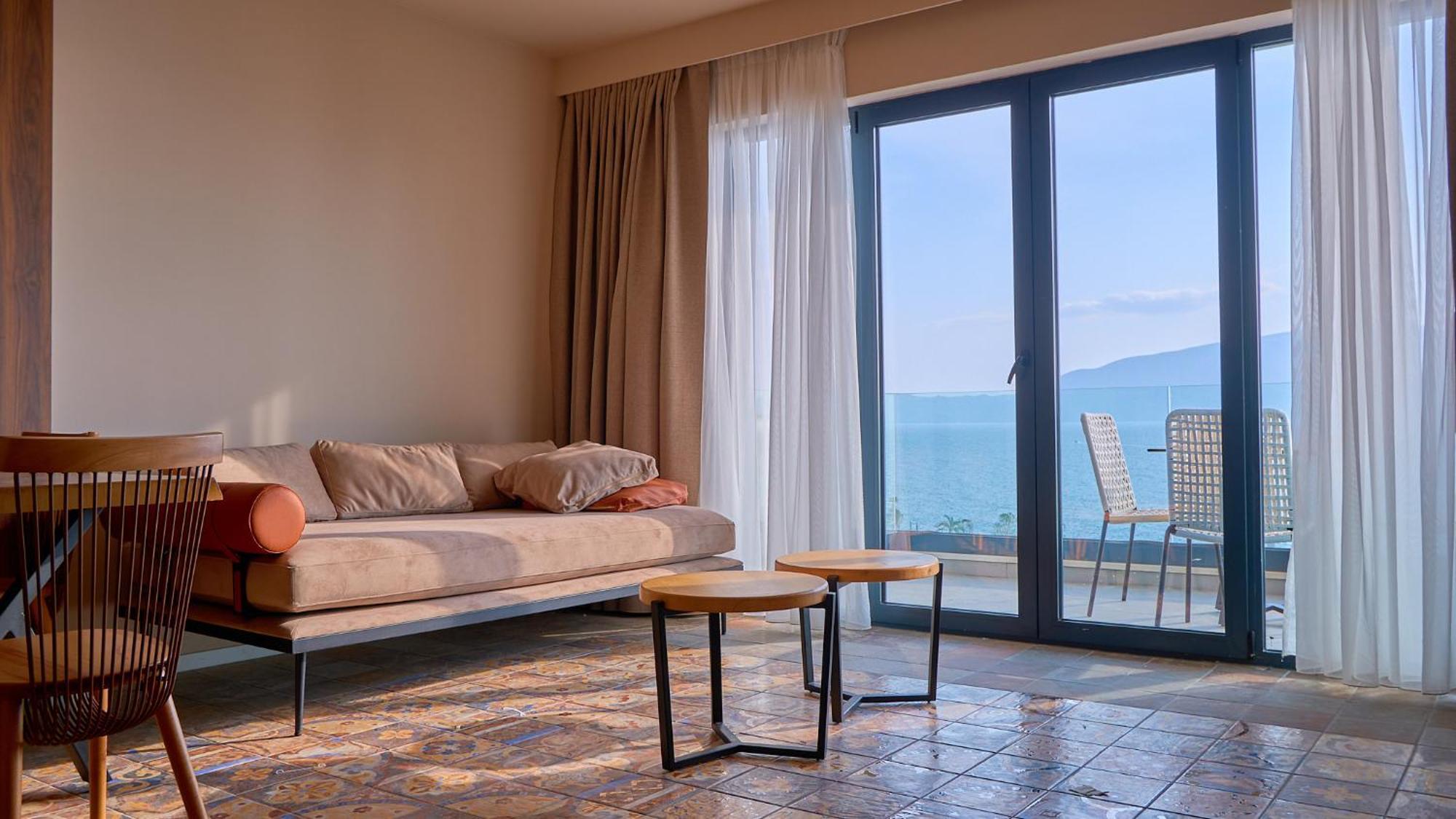فلورا Azar Luxury Suites المظهر الخارجي الصورة