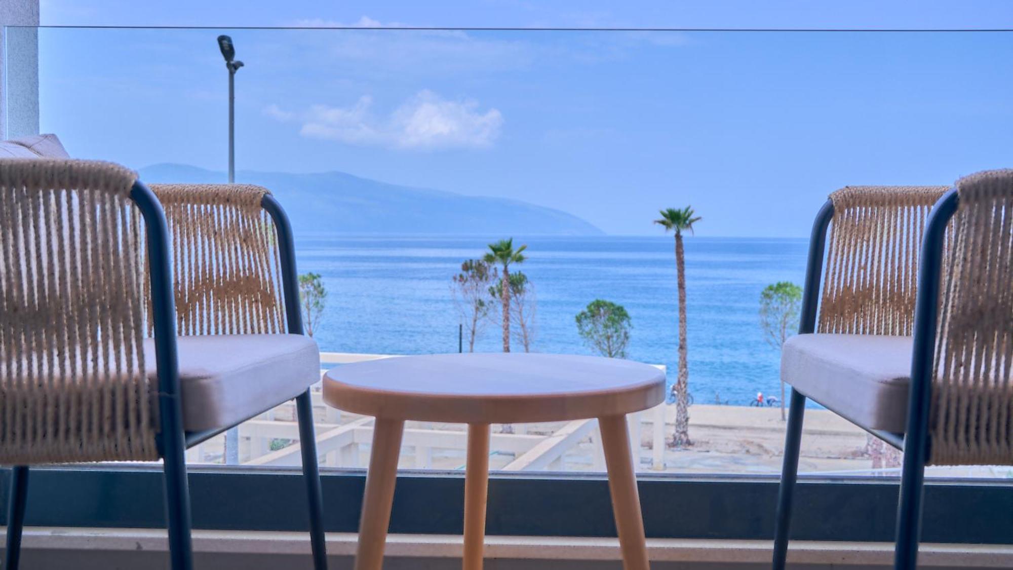 فلورا Azar Luxury Suites المظهر الخارجي الصورة