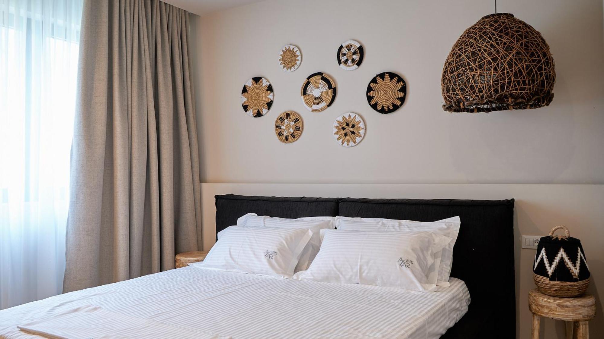 فلورا Azar Luxury Suites المظهر الخارجي الصورة