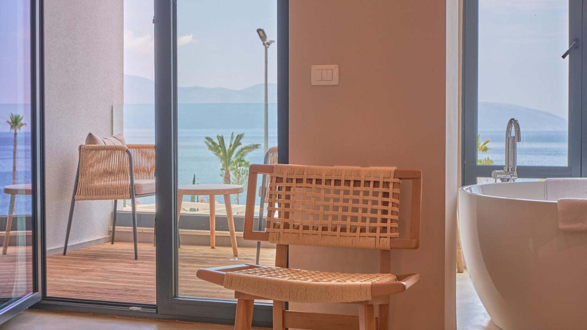 فلورا Azar Luxury Suites المظهر الخارجي الصورة