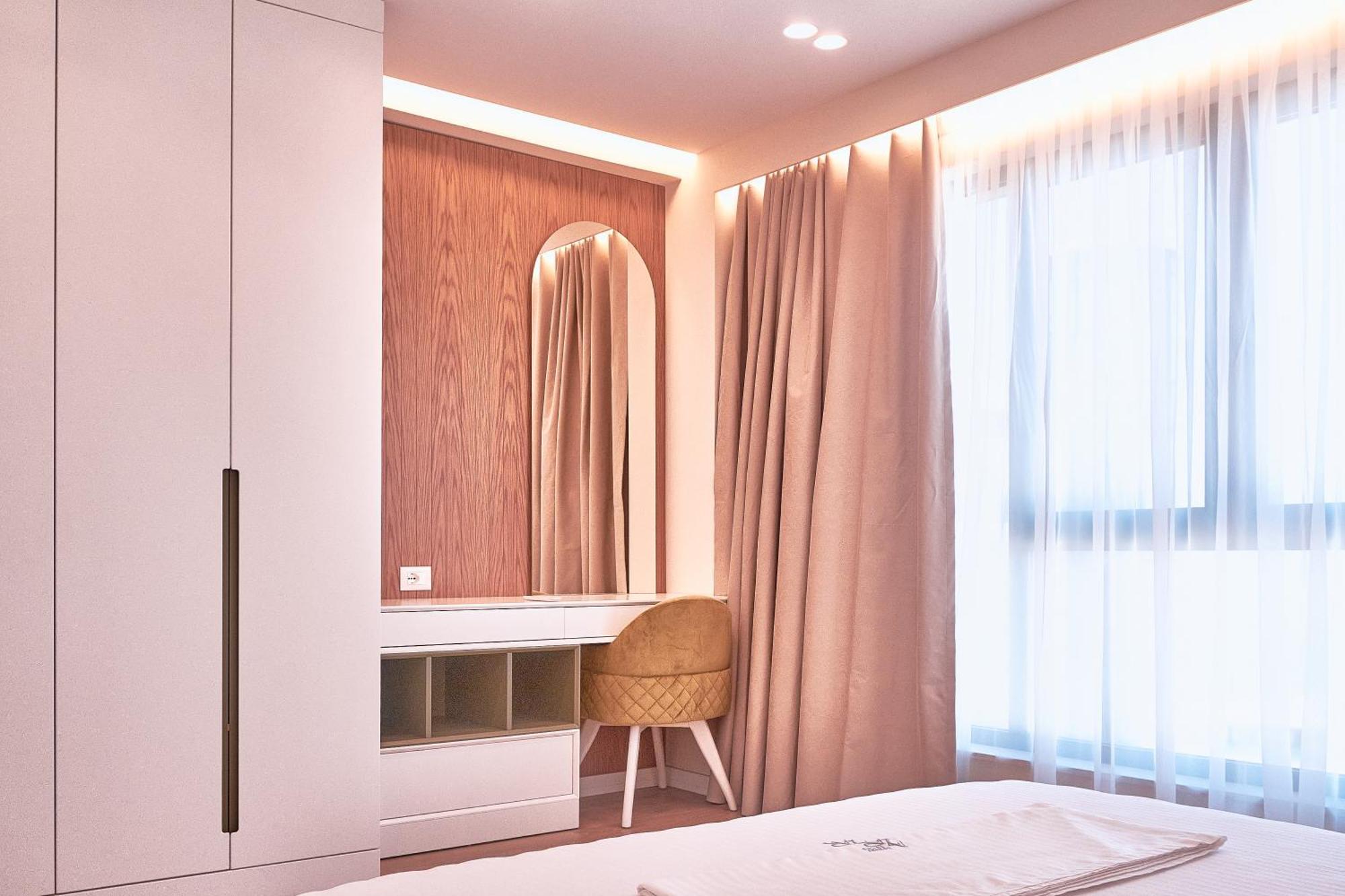 فلورا Azar Luxury Suites الغرفة الصورة